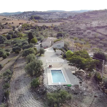 Casa Giufa 4* Кьярамонте-Гульфи